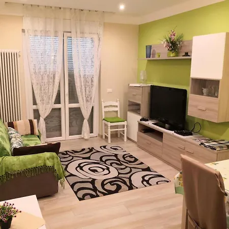 Apartman 600 Meters From The Sea
